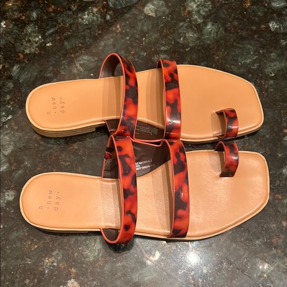 Tortoise Shell Sandals - Picture 5 of 6
